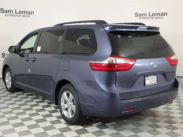 Toyota Sienna 2017 photo 5